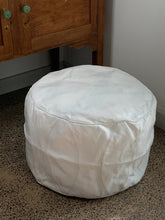 Load image into Gallery viewer, Round Moroccan Pouf WHITE
